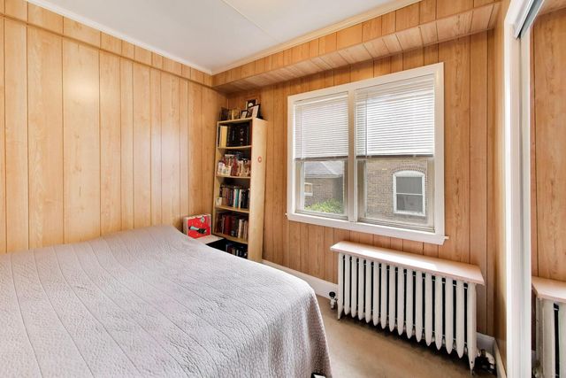 6718 N Campbell Avenue, Chicago, IL 60645