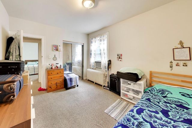 6718 N Campbell Avenue, Chicago, IL 60645