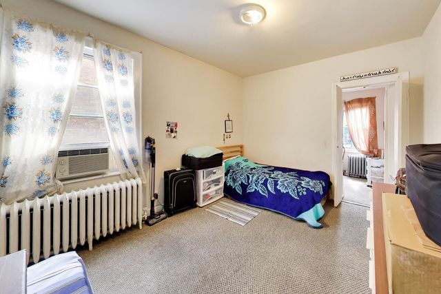 6718 N Campbell Avenue, Chicago, IL 60645