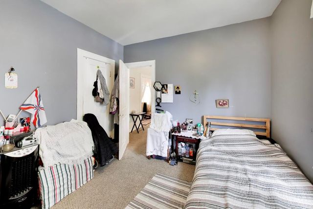 6718 N Campbell Avenue, Chicago, IL 60645