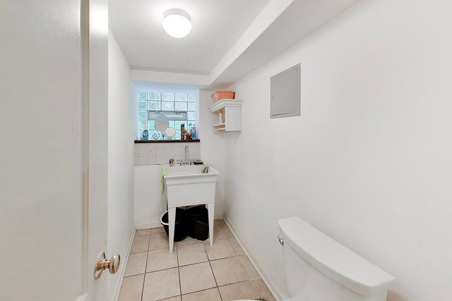 6718 N Campbell Avenue, Chicago, IL 60645
