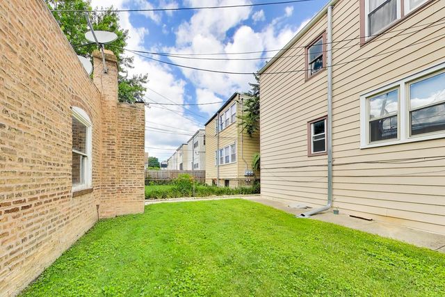 6718 N Campbell Avenue, Chicago, IL 60645