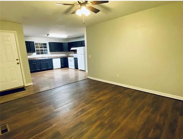 1600 E 5th Street, Fayetteville, AR 72701