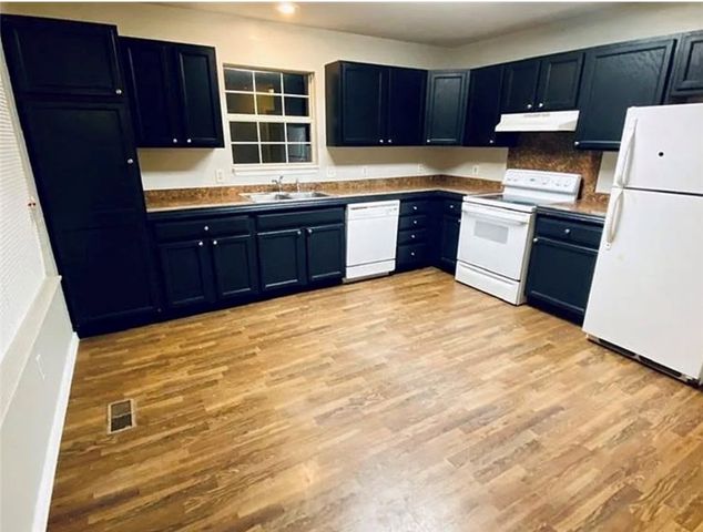 1600 E 5th Street, Fayetteville, AR 72701