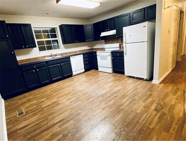 1600 E 5th Street, Fayetteville, AR 72701