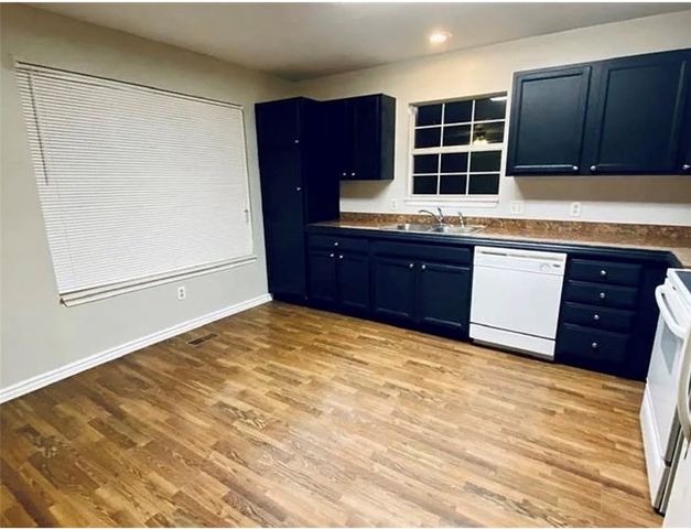 1600 E 5th Street, Fayetteville, AR 72701