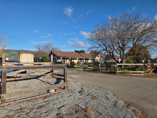 14200 Sycamore Avenue, San Martin, CA 95046