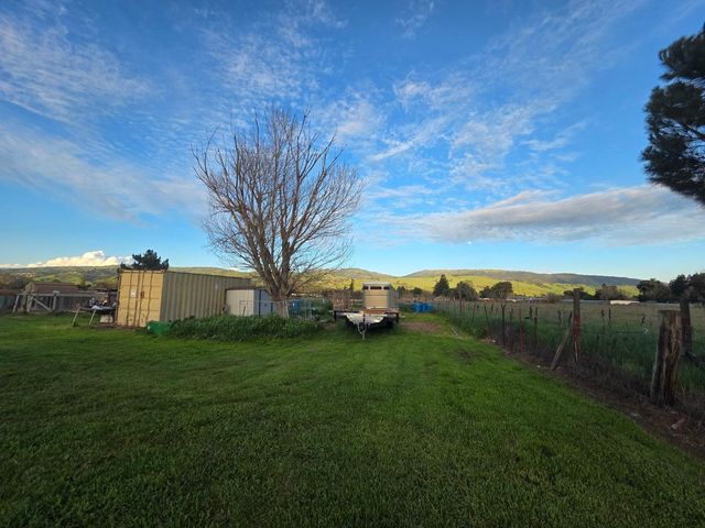 14200 Sycamore Avenue, San Martin, CA 95046