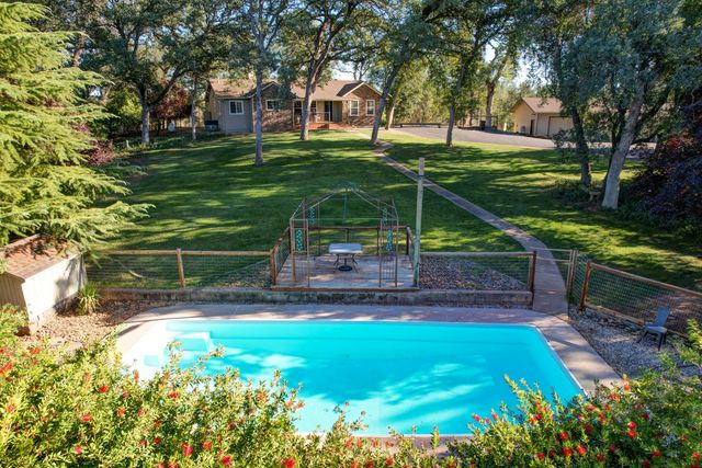 19650 Russell Lane, Cottonwood, CA 96022