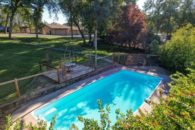 19650 Russell Lane, Cottonwood, CA 96022