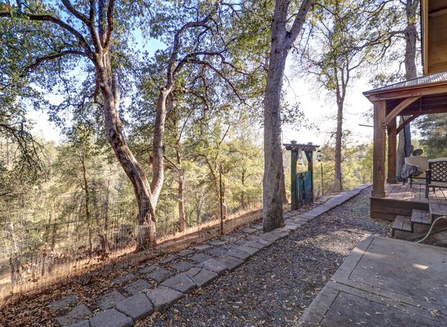 19650 Russell Lane, Cottonwood, CA 96022