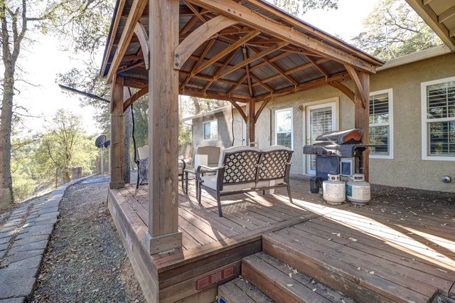 19650 Russell Lane, Cottonwood, CA 96022