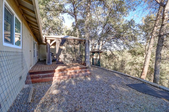 19650 Russell Lane, Cottonwood, CA 96022