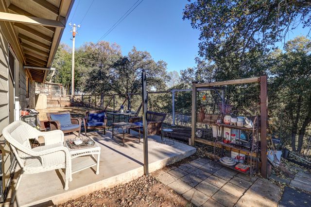 19650 Russell Lane, Cottonwood, CA 96022