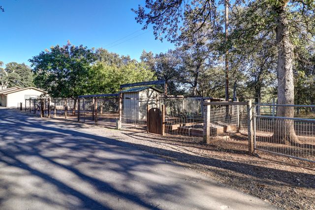 19650 Russell Lane, Cottonwood, CA 96022