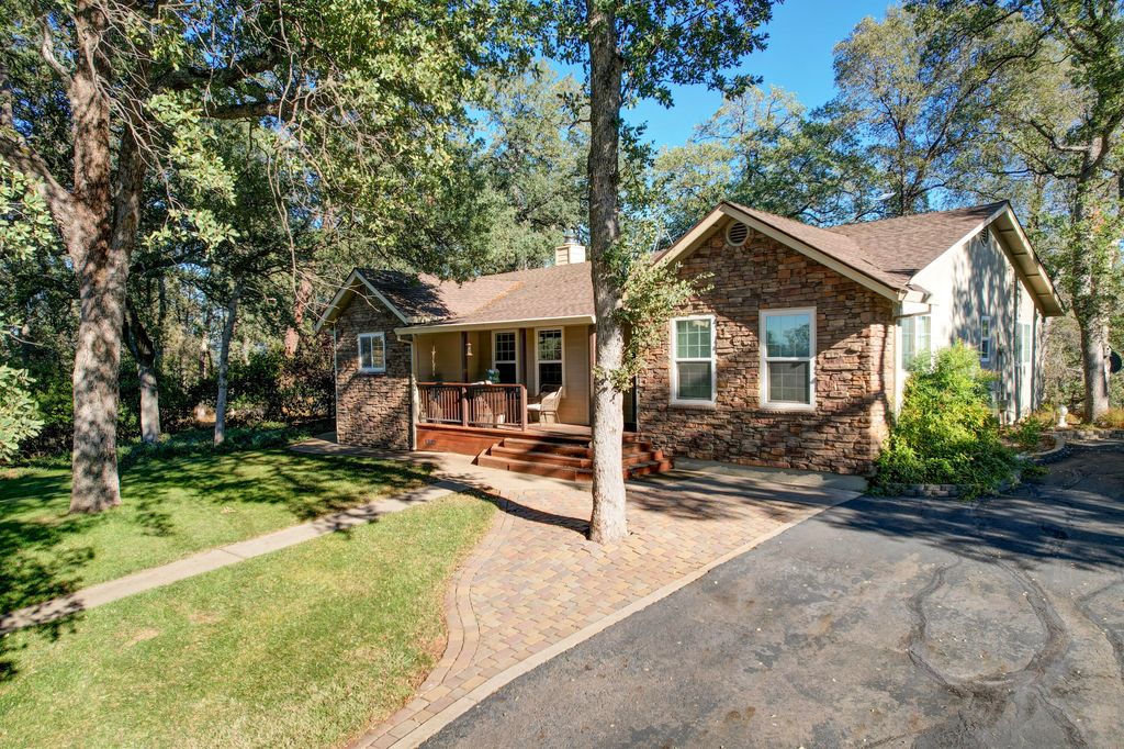 19650 Russell Lane, Cottonwood, CA 96022