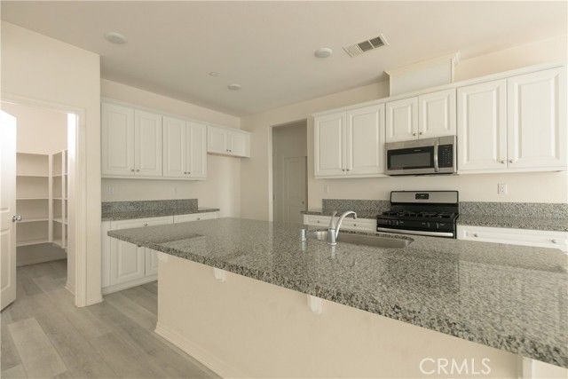 4875 Prairie Run, Eastvale, CA 91752