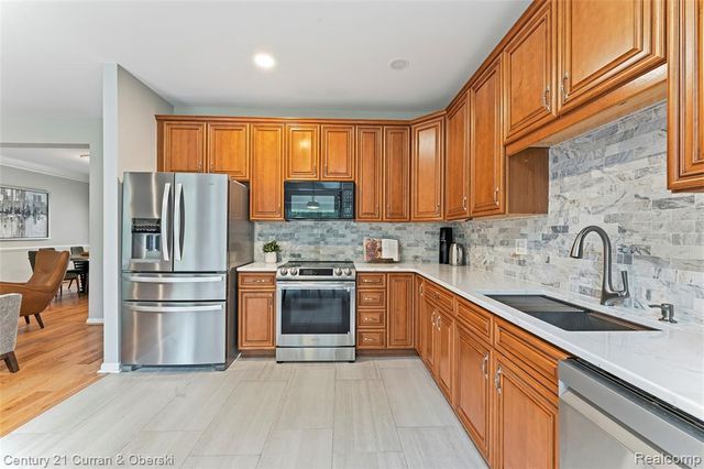 49970 Blackberry Trail, Novi, MI 48374
