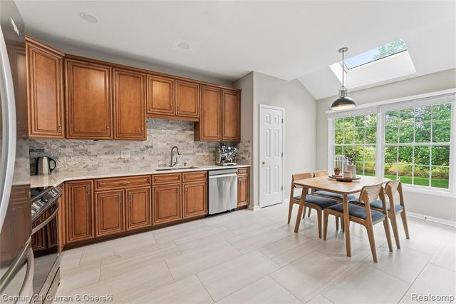 49970 Blackberry Trail, Novi, MI 48374
