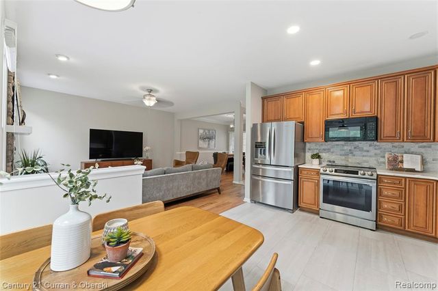 49970 Blackberry Trail, Novi, MI 48374