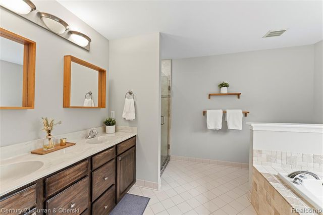 49970 Blackberry Trail, Novi, MI 48374