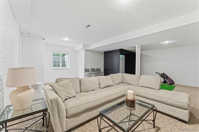 49970 Blackberry Trail, Novi, MI 48374