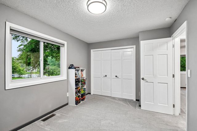 2991 Ontario Road, Little Canada, MN 55117