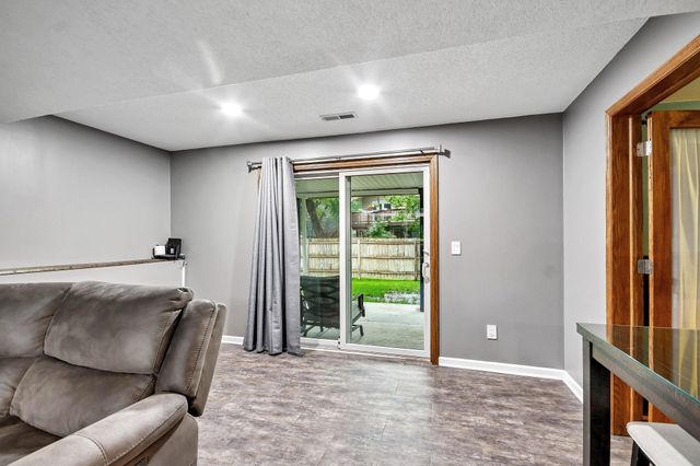 2991 Ontario Road, Little Canada, MN 55117