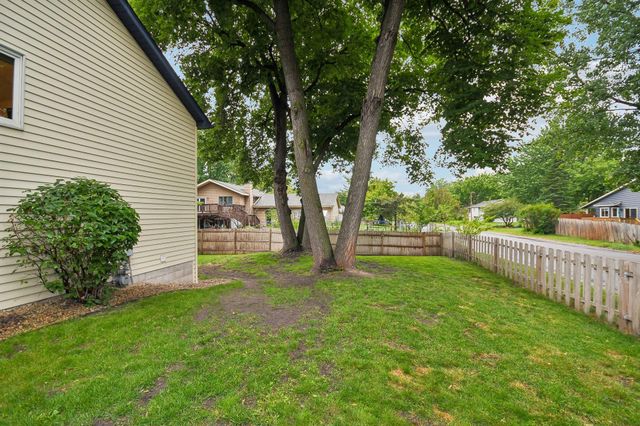 2991 Ontario Road, Little Canada, MN 55117