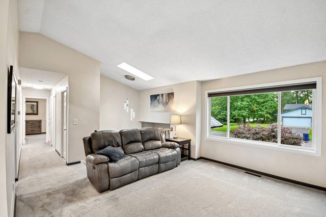 2991 Ontario Road, Little Canada, MN 55117