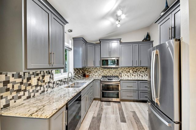 2991 Ontario Road, Little Canada, MN 55117