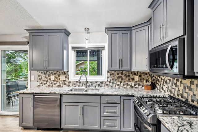 2991 Ontario Road, Little Canada, MN 55117