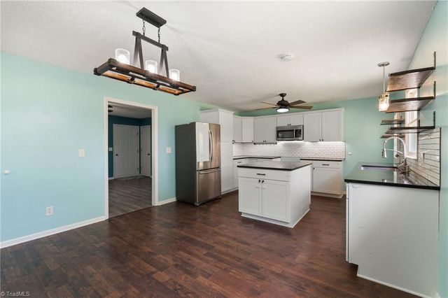 3712 Old 52 Road, Pinnacle, NC 27043