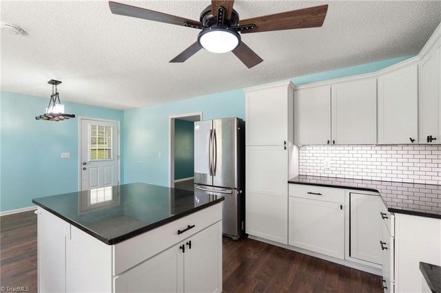 3712 Old 52 Road, Pinnacle, NC 27043