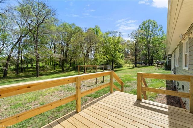 3712 Old 52 Road, Pinnacle, NC 27043
