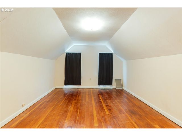 603 E 6TH St, Newberg, OR 97132