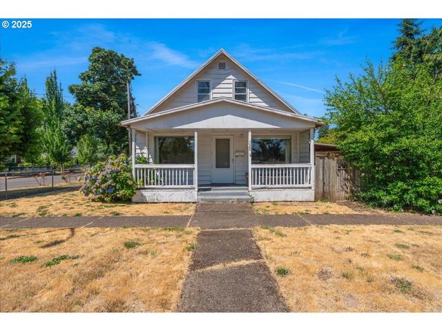 603 E 6TH St, Newberg, OR 97132