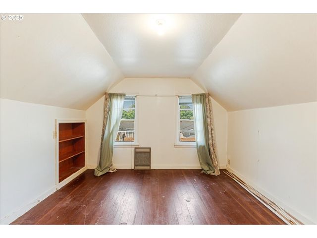 603 E 6TH St, Newberg, OR 97132