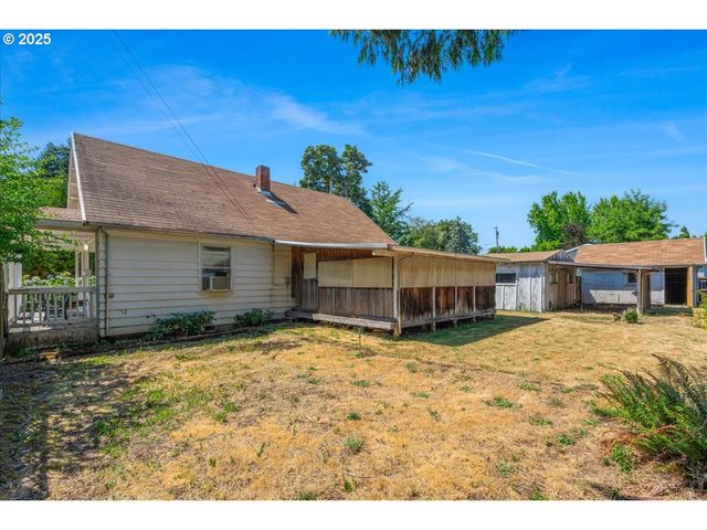 603 E 6TH St, Newberg, OR 97132