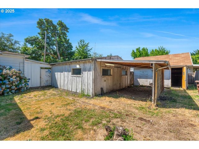 603 E 6TH St, Newberg, OR 97132