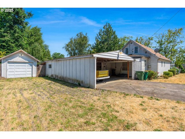 603 E 6TH St, Newberg, OR 97132