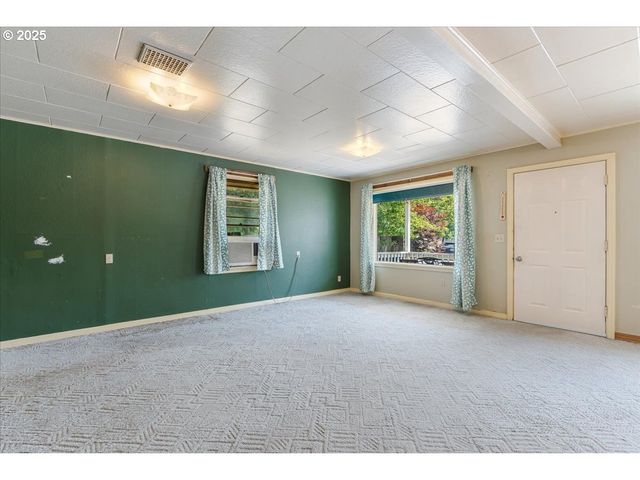 603 E 6TH St, Newberg, OR 97132