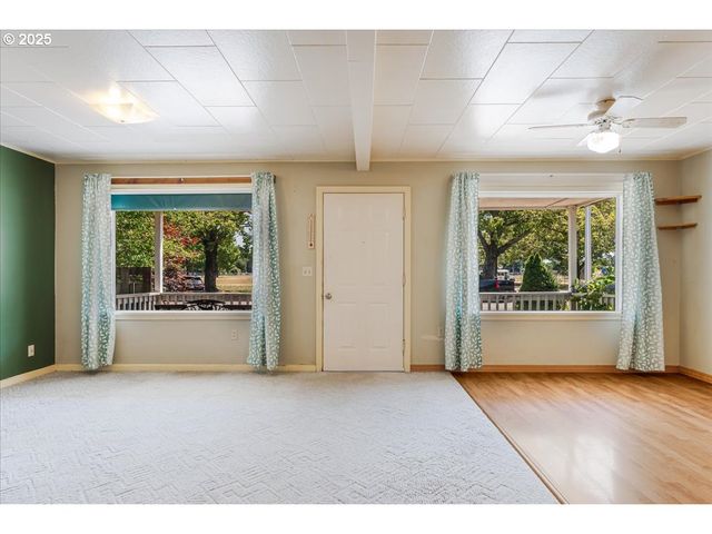 603 E 6TH St, Newberg, OR 97132