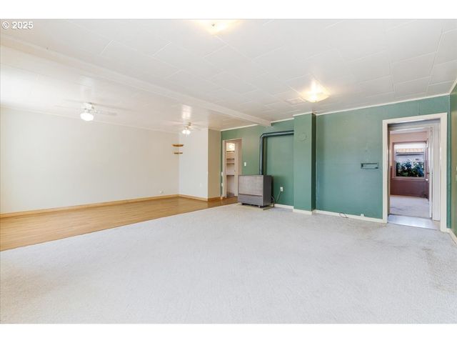 603 E 6TH St, Newberg, OR 97132