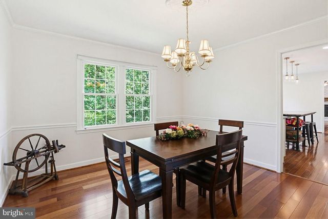 8 BOULDERCREST CT, Rockville, MD 20850