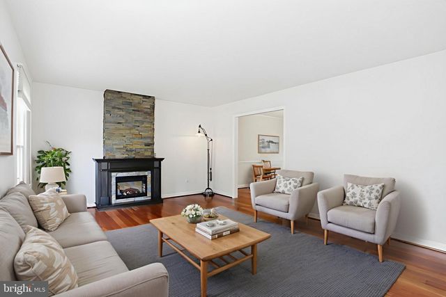 8 BOULDERCREST CT, Rockville, MD 20850
