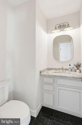 8 BOULDERCREST CT, Rockville, MD 20850