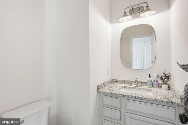 8 BOULDERCREST CT, Rockville, MD 20850
