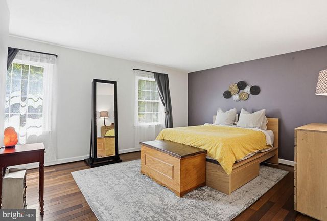 8 BOULDERCREST CT, Rockville, MD 20850