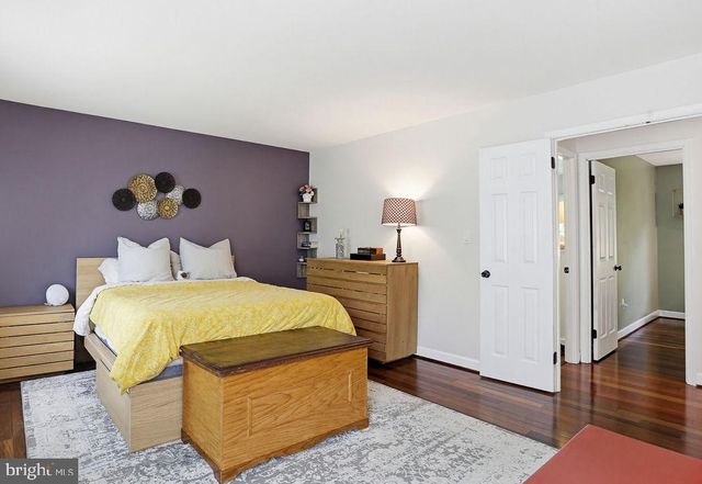 8 BOULDERCREST CT, Rockville, MD 20850